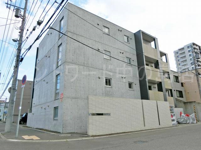 【札幌市白石区東札幌一条のマンションの建物外観】