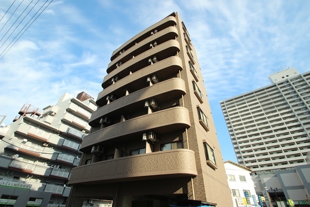 エイトプラザ横川の建物外観