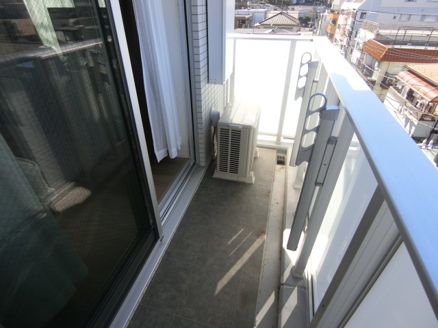 バルコニー　他のお部屋の参考写真となります。