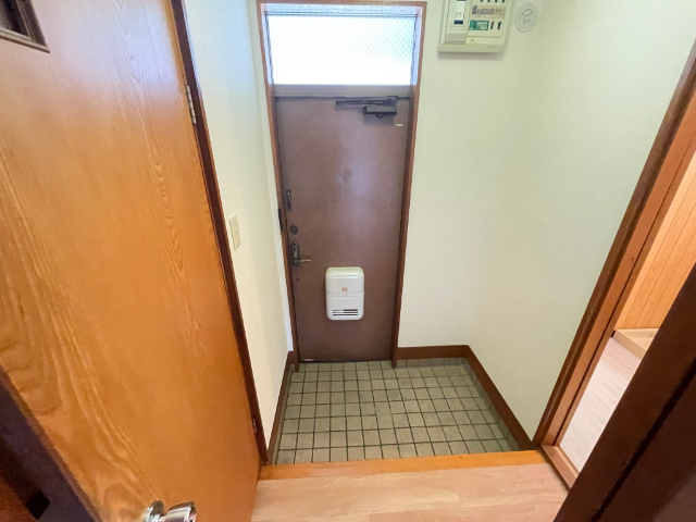 玄関　窓があって明るい玄関