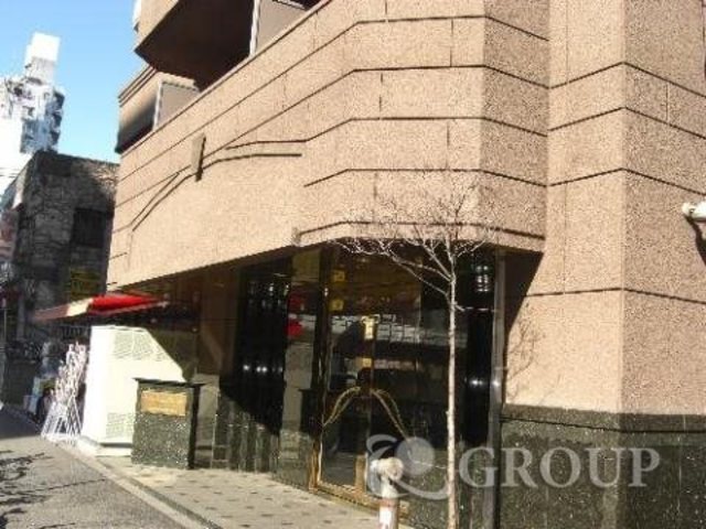 【シャルムコート新宿ステーションパレスのエントランス】