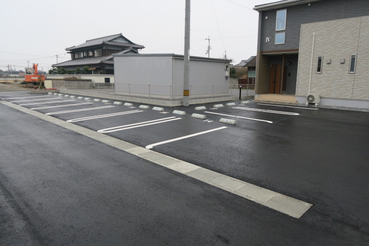 【善通寺市稲木町のアパートの駐車場】