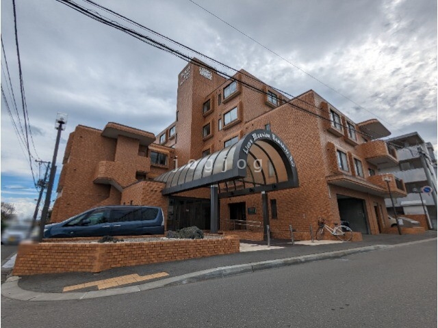 札幌市西区山の手四条のマンションの建物外観