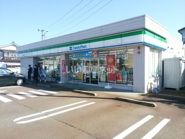 【長岡市千歳のアパートのコンビニ】