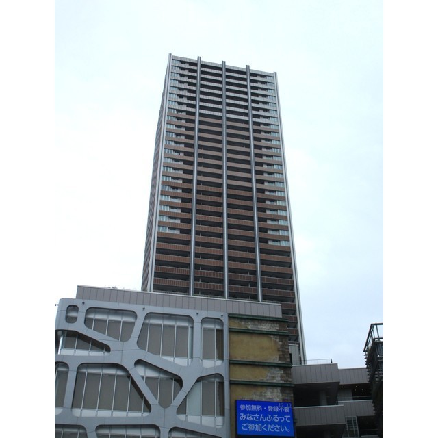 【川崎市中原区小杉町のマンションの建物外観】