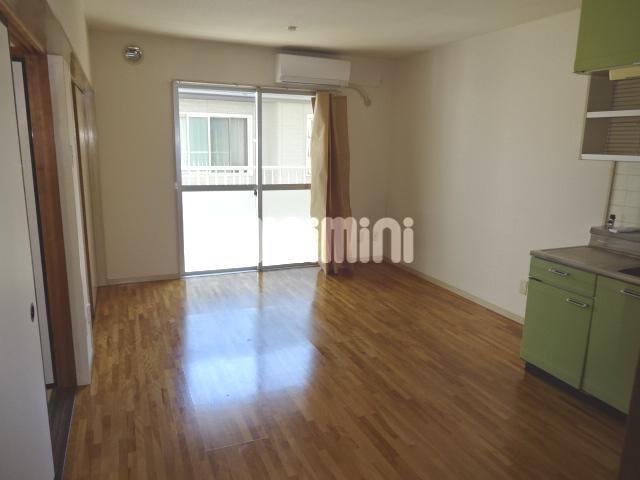 居室・リビング　エアコン付のリビングです。