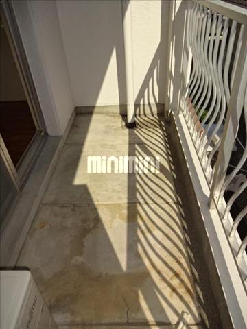 バルコニー　南向きのバルコニーで、陽も入りますね。