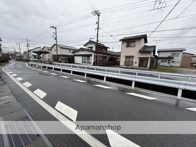 スーパー　ホック両三柳店（スーパー）まで255m