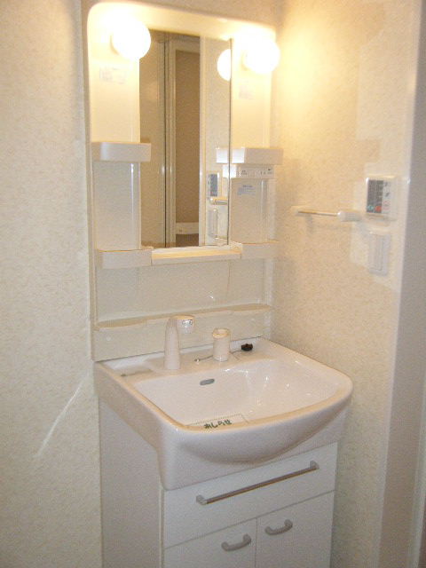 洗面設備　シャワー付独立洗面台