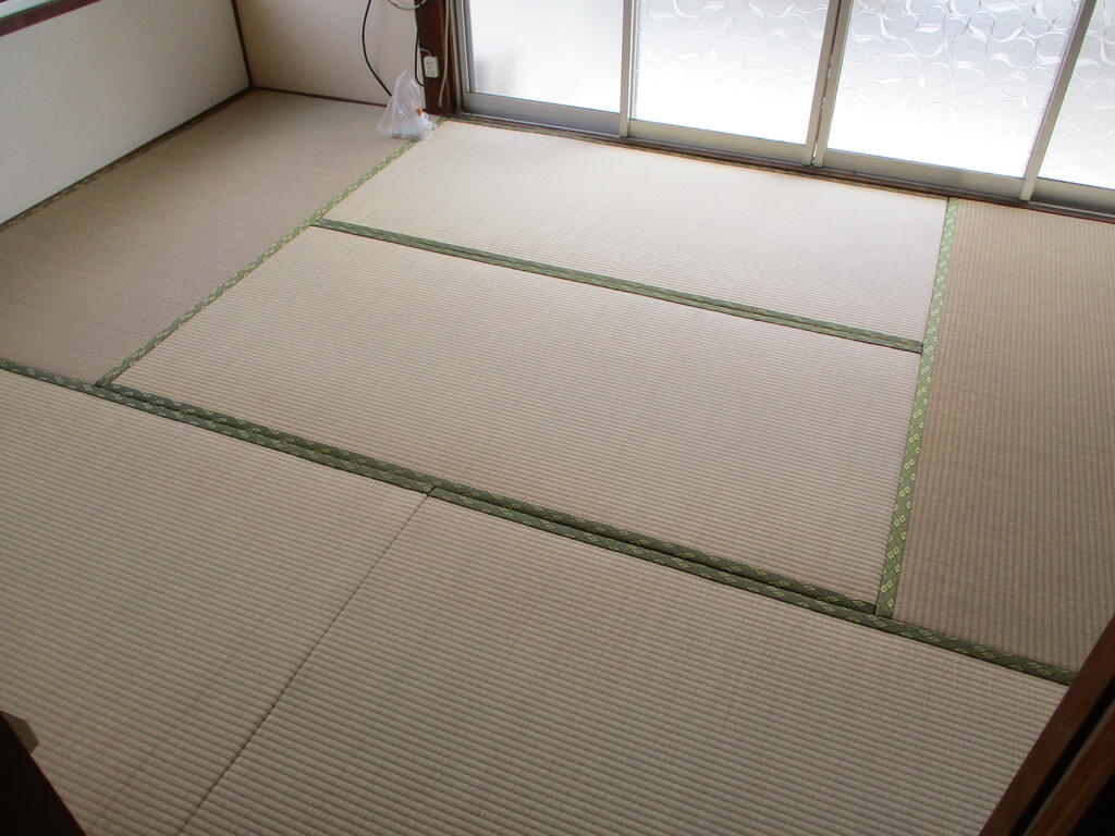 藤田貸家の居間写真