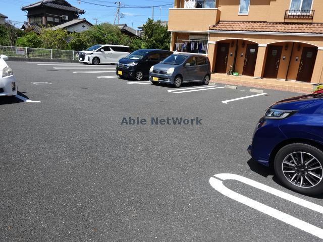 駐車場　駐車場