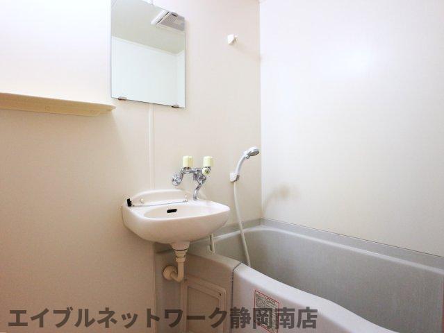 バス・シャワールーム　きれいなお風呂です