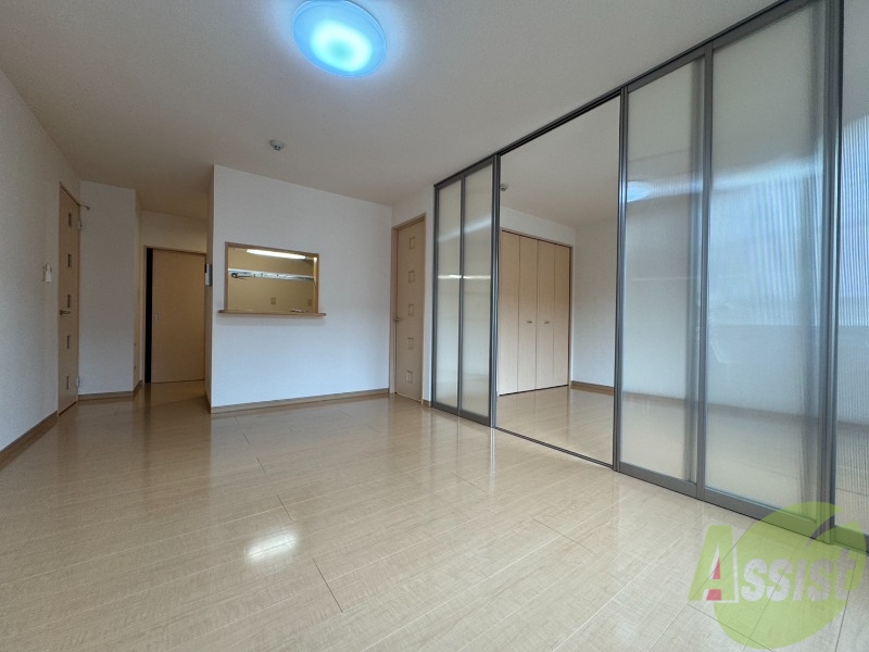 居室・リビング　広くてキレイなお部屋が広がっていて、充実した生活が送れそう。
