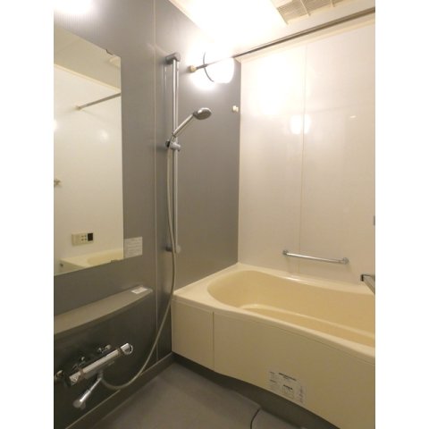 バス・シャワールーム　※別部屋の参考写真です。