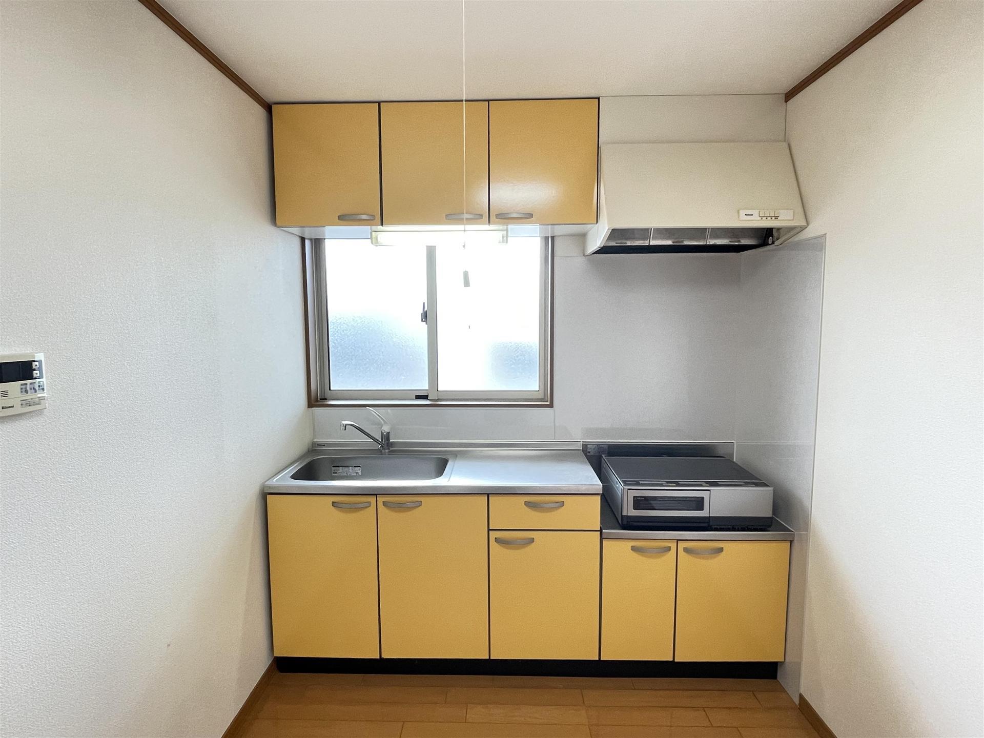 キッチン　2口ＩＨテーブル付の広々7.5帖ダイニングキッチン☆