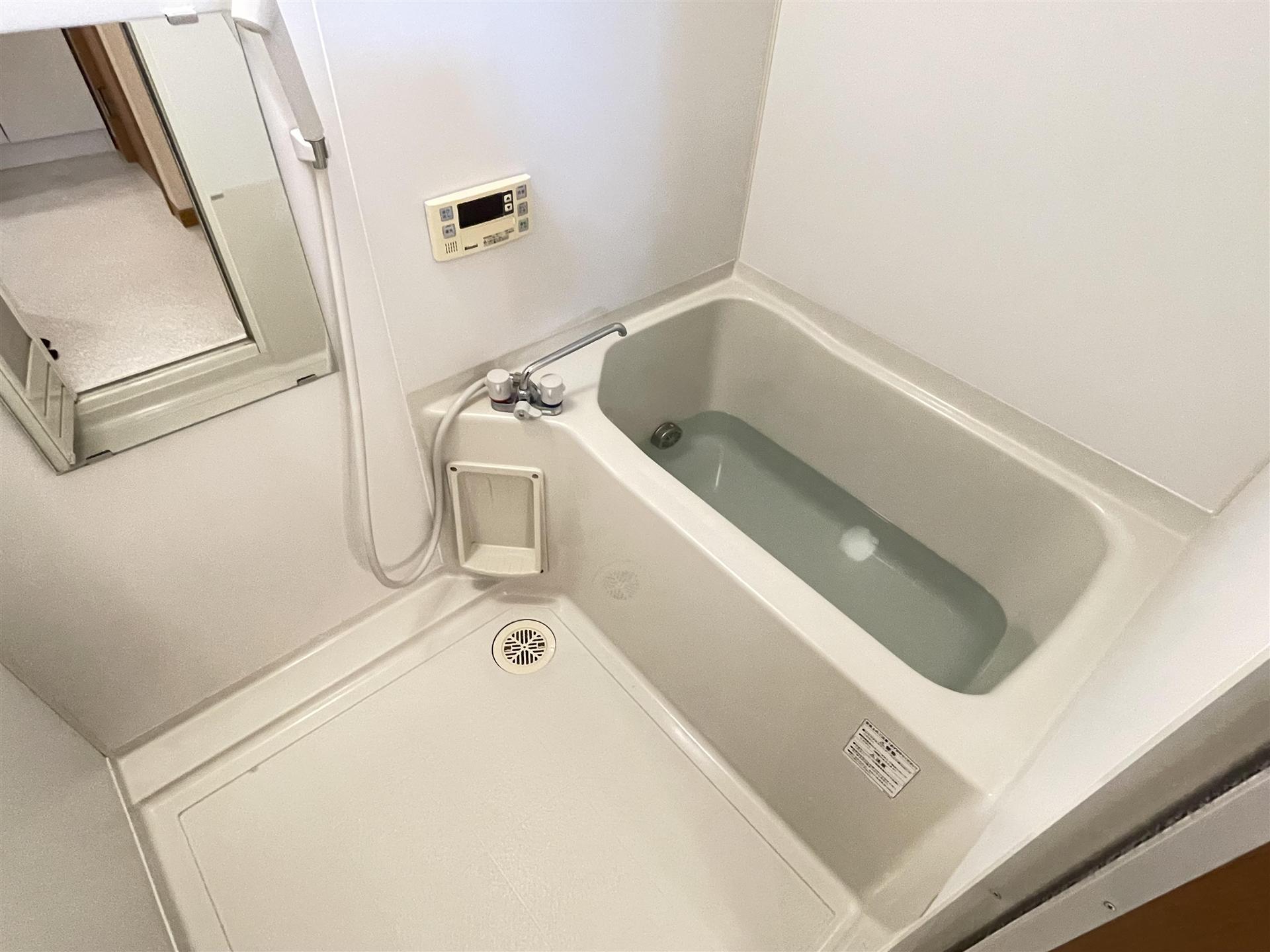 バス・シャワールーム　便利な追い焚き付バスで1日の疲れを癒して下さい☆