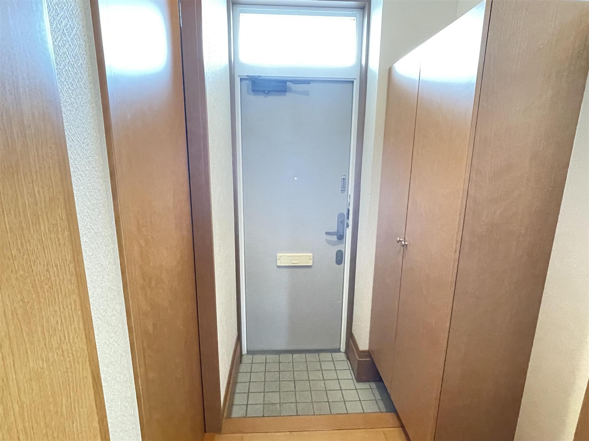 玄関　トールタイプのシューズボックスで収納力抜群！