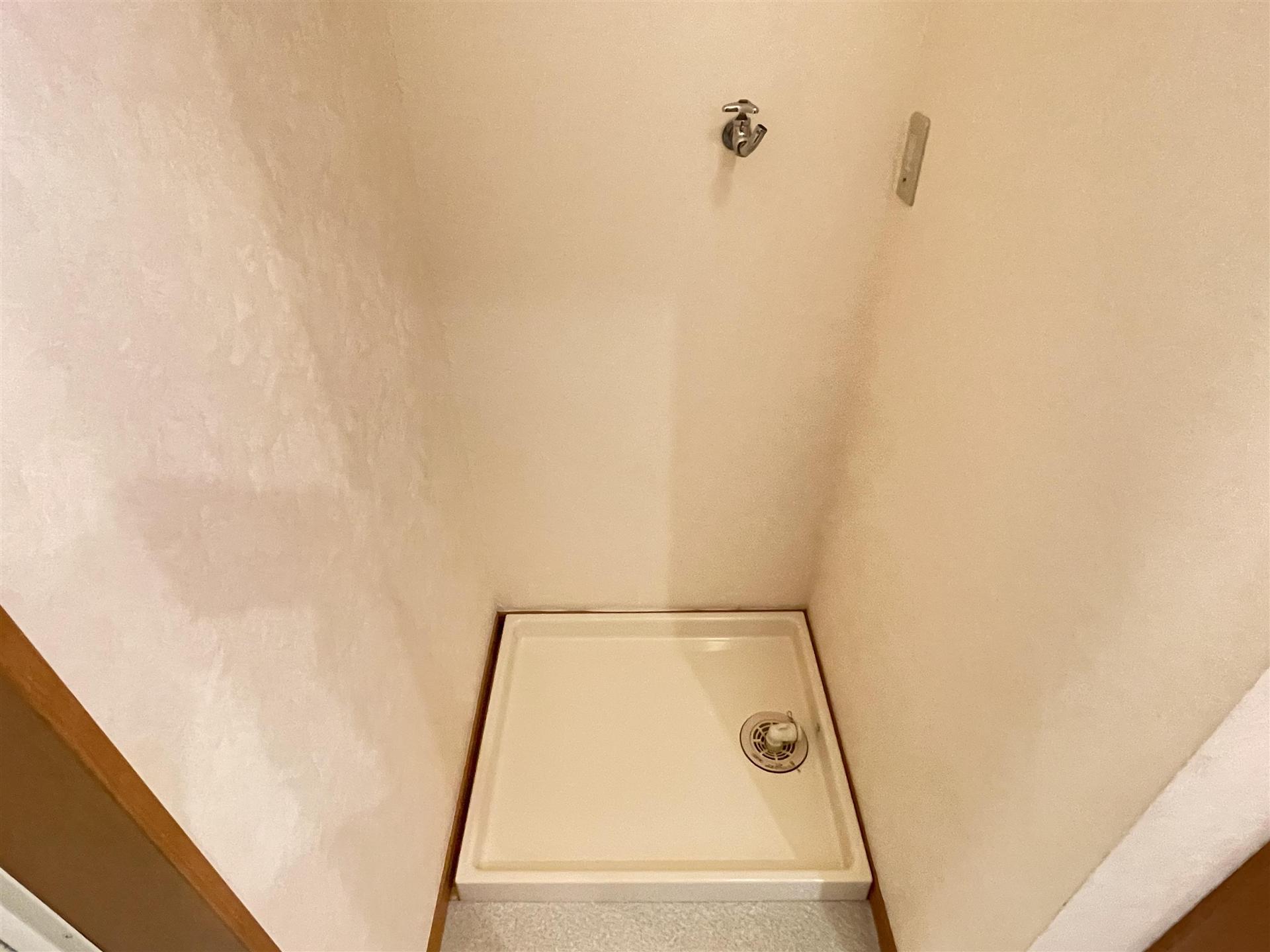 その他設備　防水パン付の洗濯機置き場です☆