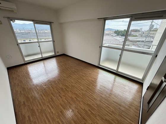 居室・リビング　※別部屋の写真です