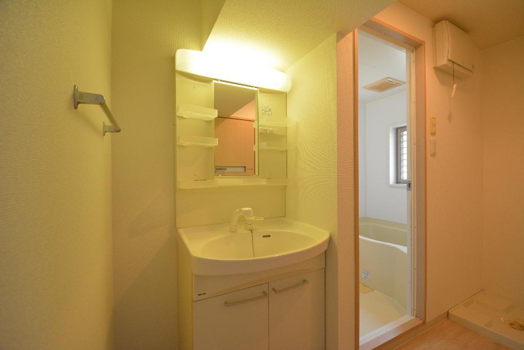 洗面設備　洗髪洗面化粧台