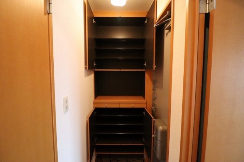 玄関　図面と現状に相違がある場合には現状を優先