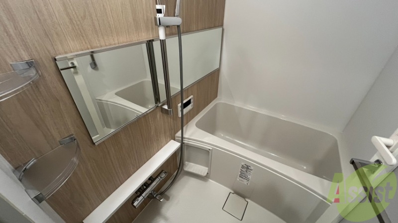 バス・シャワールーム　お風呂です。浴室乾燥機能も付いています。