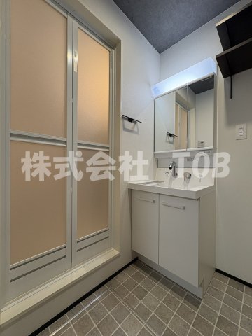 洗面設備　2面鏡シャンプードレッサー