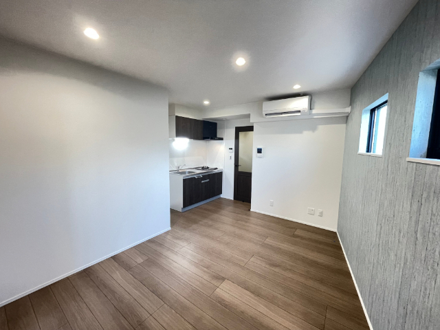 居室・リビング　リビングはエアコン付きです