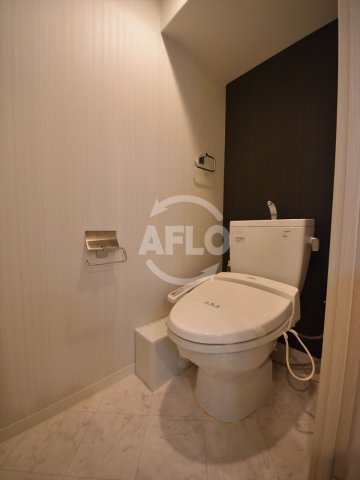 トイレ　アーバネックス大手前　温水洗浄便座