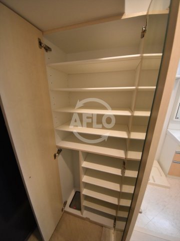 収納　アーバネックス大手前　シューズボックス