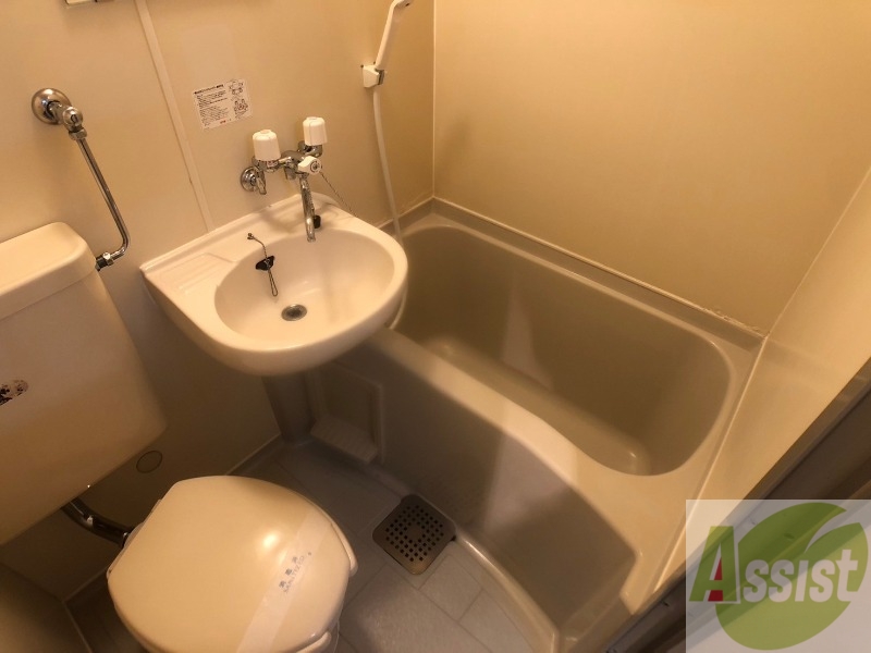 バス・シャワールーム　お風呂になります。一日の疲れを癒してくださいね。