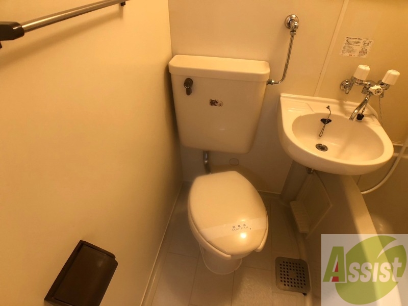 トイレ　こちらはトイレです。清潔感があり、安心して使用できます。