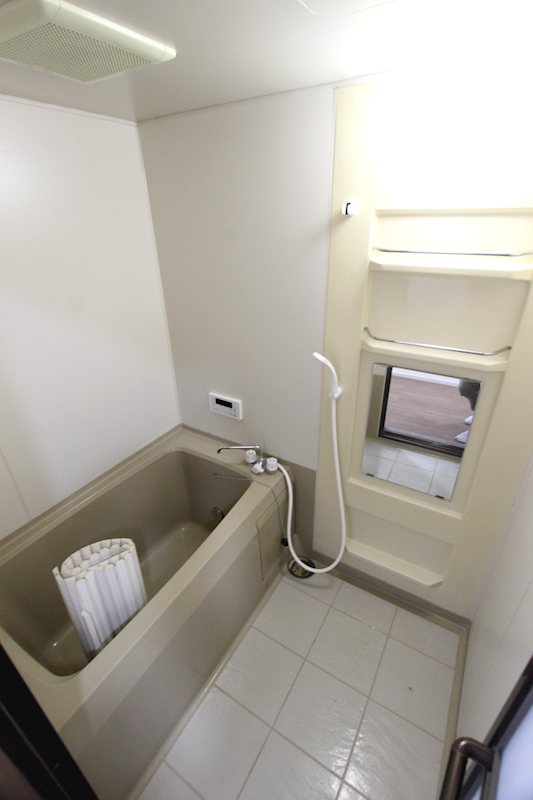 バス・シャワールーム　追い焚き給湯完備のバスルーム★シャワー水栓はシャワー水栓はサ