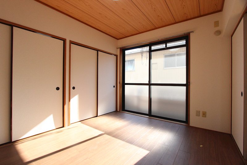 その他部屋・スペース　洋室6帖は快適なエアコンと便利な室内物干し新設★