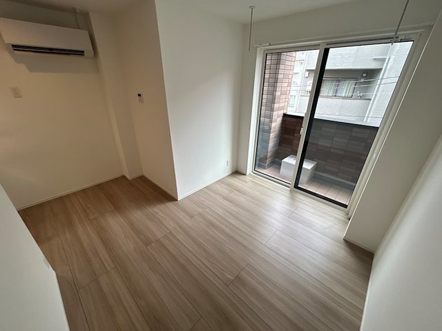 居室・リビング　室内