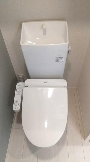 トイレ　温水洗浄暖房便座