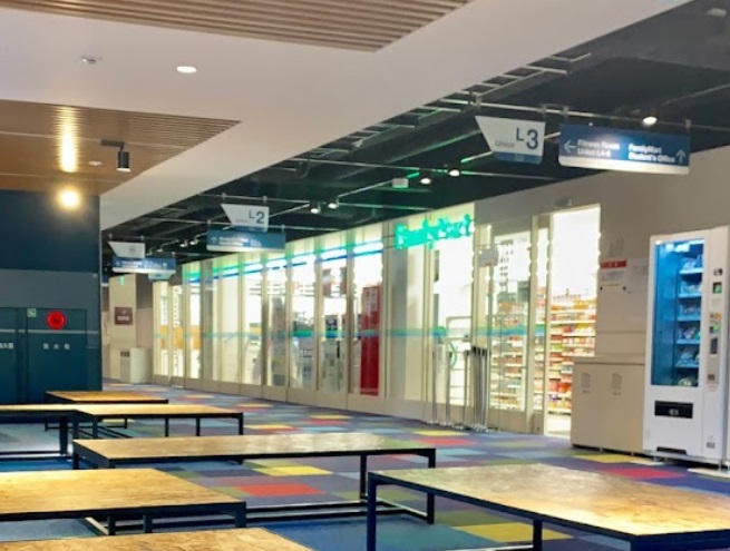 コンビニ　ファミリーマート 甲南大学店（コンビニ）まで324m