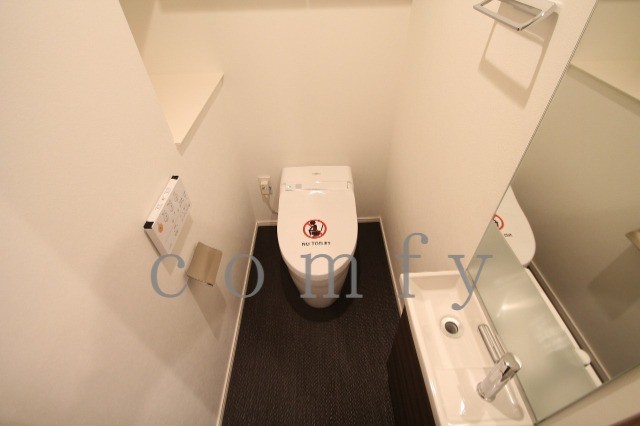 トイレ　ウォシュレット付きトイレ