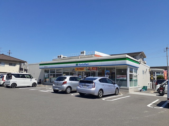 コンビニ　ファミリーマート竹原３丁目店（コンビニ）まで170m