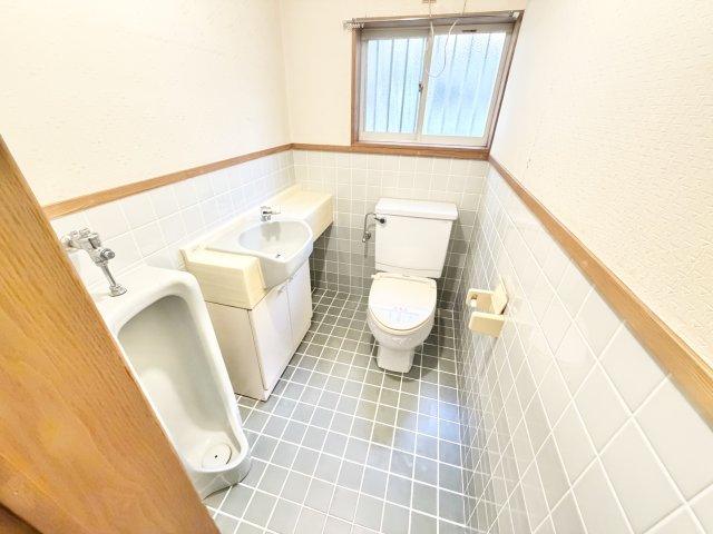 トイレ　ゆったりとした空間のトイレです