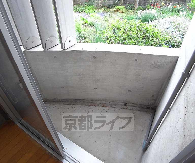 バルコニー　オシャレなバルコニー