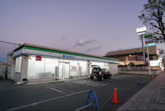 コンビニ　ファミリーマート相模原鵜野森店（コンビニ）まで498m