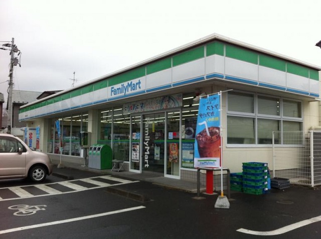 コンビニ　ファミリーマート多賀城留ヶ谷店（コンビニ）まで485m