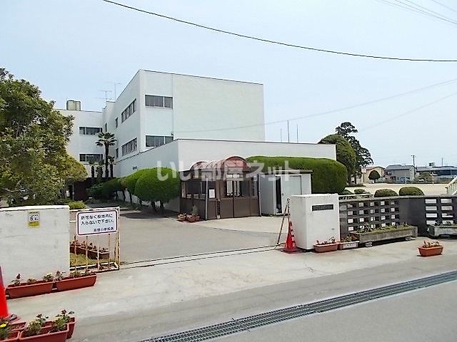 小学校　亘理町立亘理小学校（小学校）まで599m