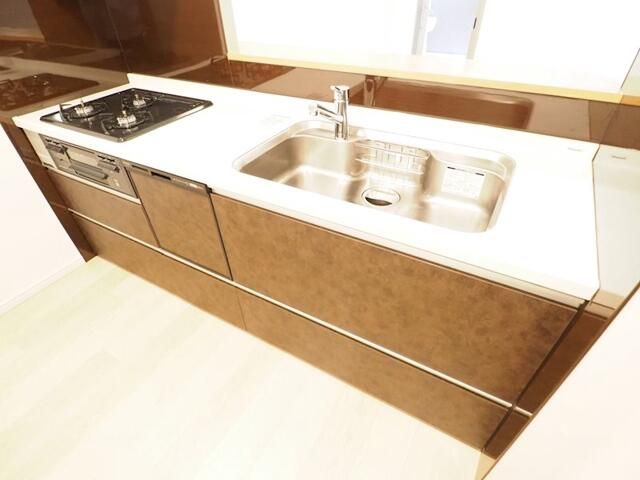 キッチン　コンパクトなキッチンで掃除もラクラク