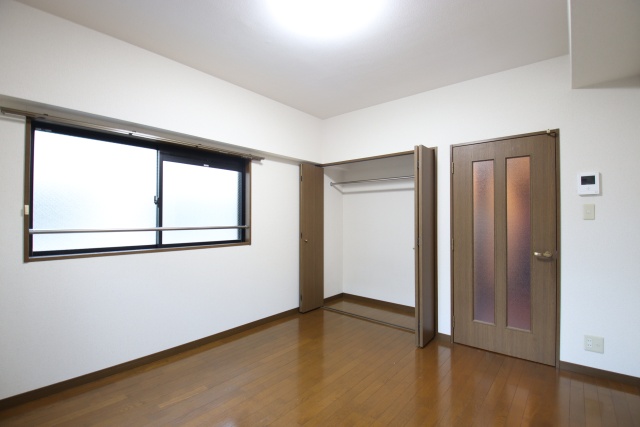 居室・リビング　※別号室のお写真のため現況優先