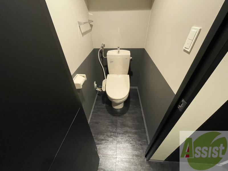 トイレ　ウォシュレット機能がついたトイレです。安心して使用できます。