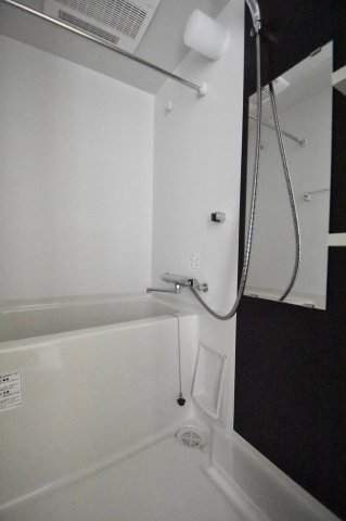 バス・シャワールーム　浴室乾燥機付きお風呂です