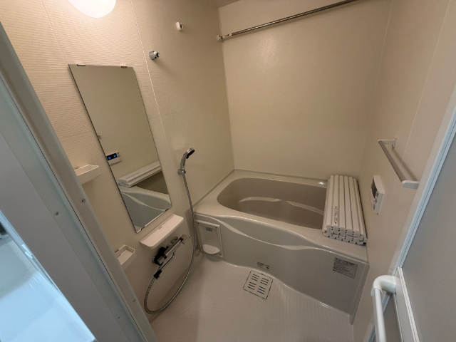 バス・シャワールーム　１３０４号室の写真です。