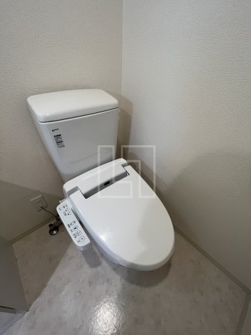 トイレ　エステムプラザ難波WEST IIプレディア　温水洗浄便座